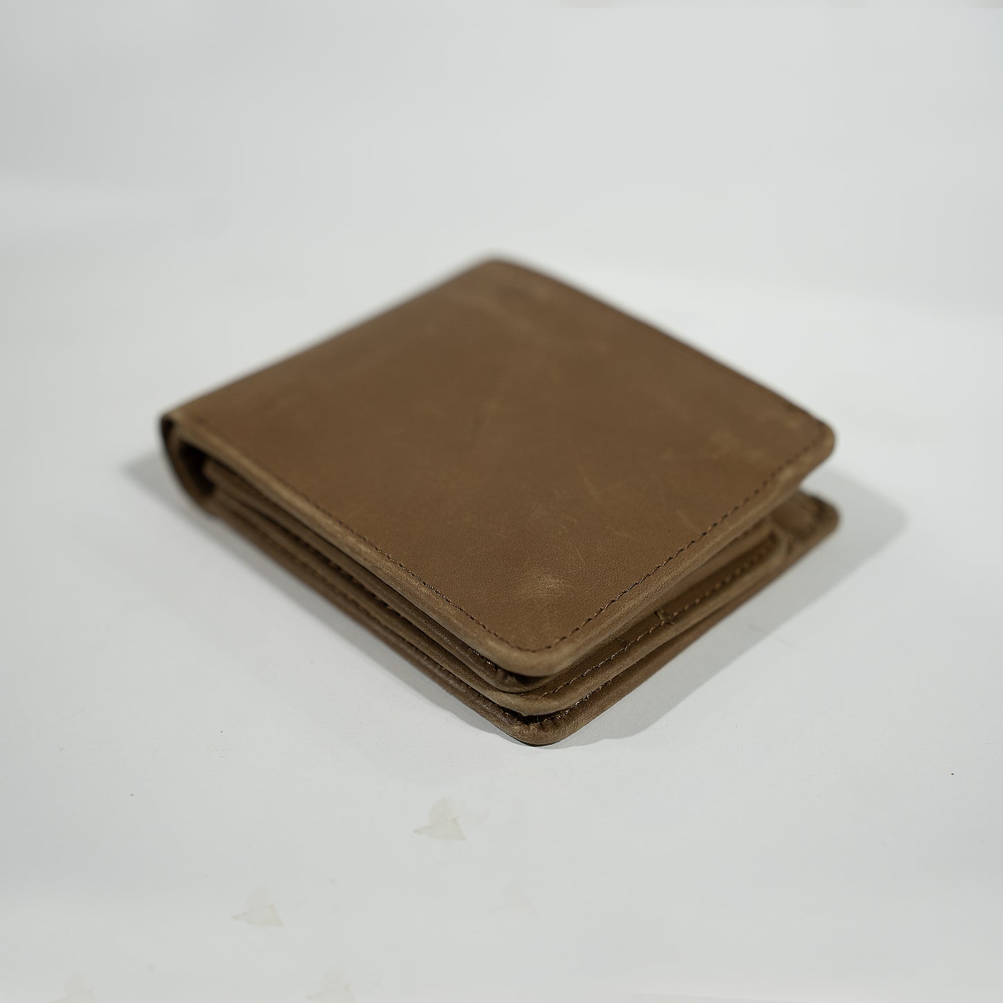 Light Brown Genuine Leather Men’s Wallet – Classic Slim Design
