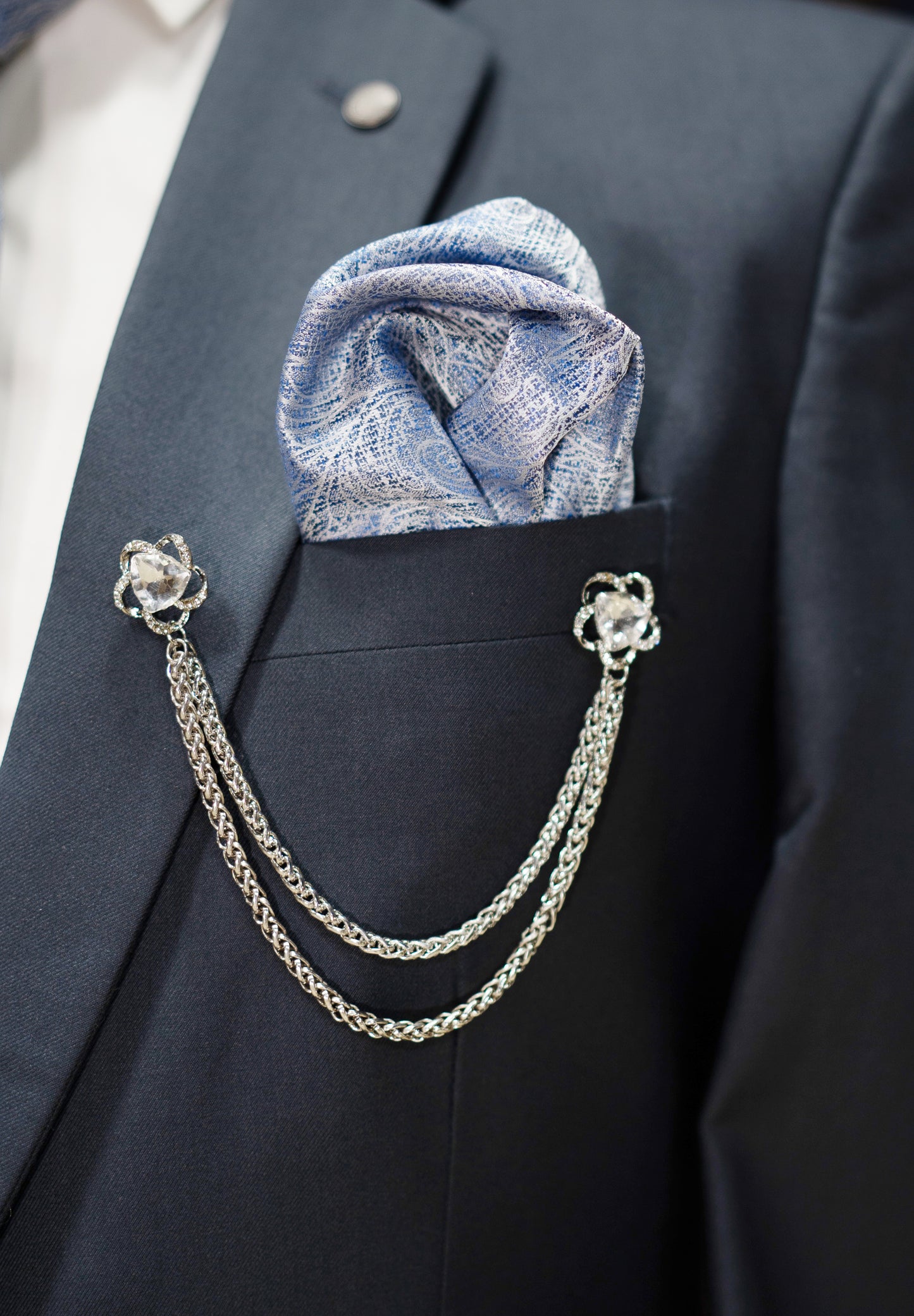 Charcoal Grey 3-Piece Men’s Suit with Waistcoat & Chain Brooch