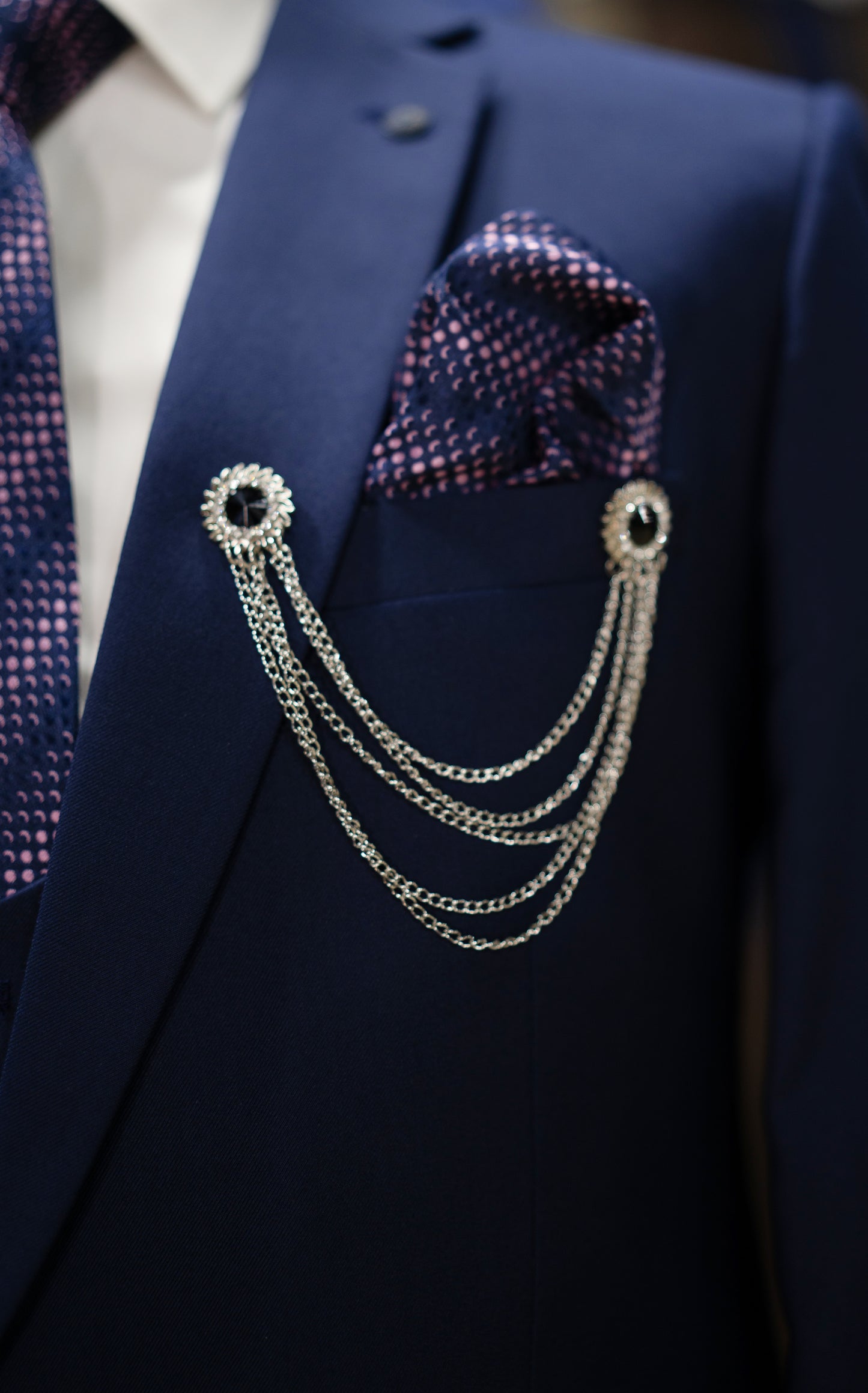 Royal Blue 3-Piece Men’s Suit with Matching Tie, Pocket Square & Chain Brooch