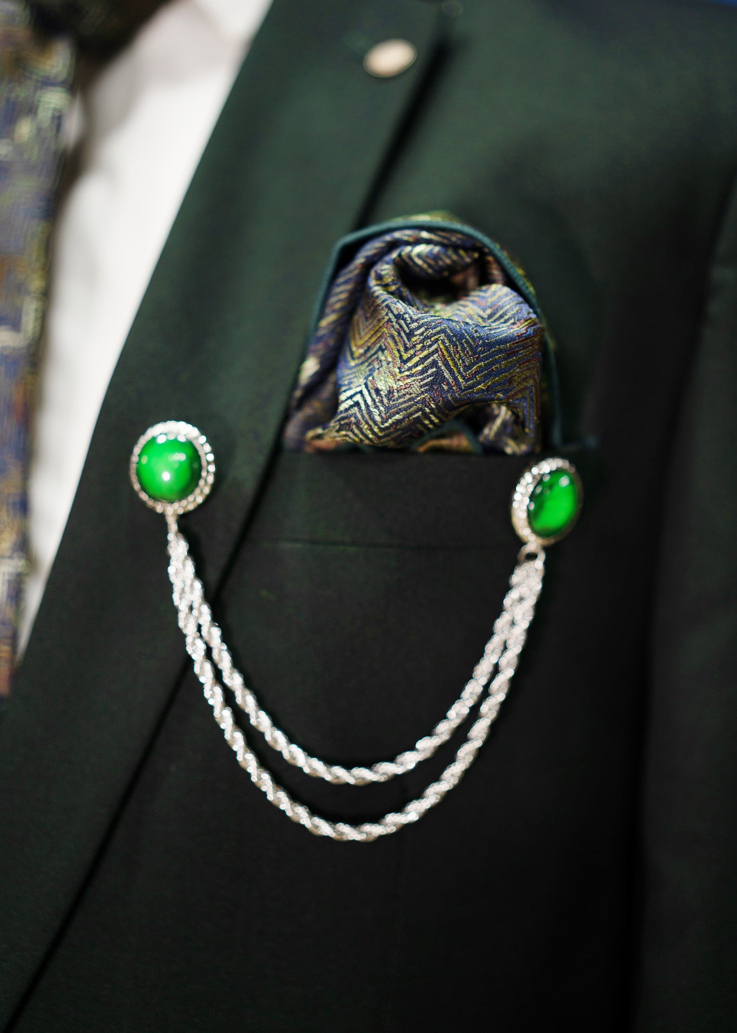 Dark Green 3-Piece Men’s Suit with Waistcoat & Chain Brooch